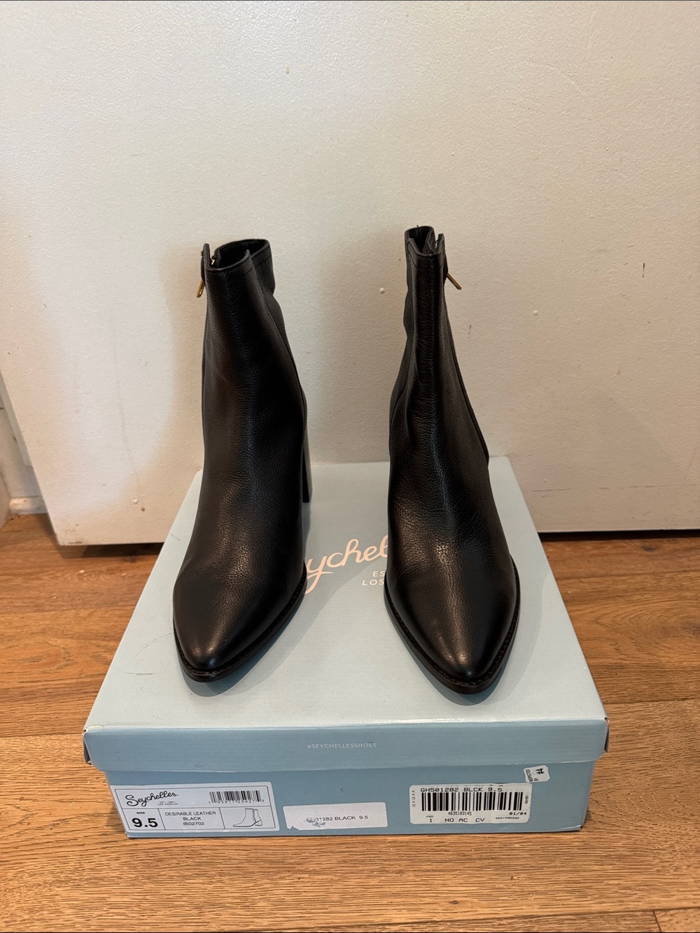 Seychelles Black Pointed Toe Ankle Boots NWT and Box